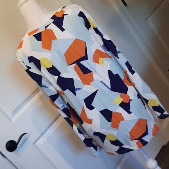 HOTGIFT White Long Sleeve Blouse with Geometric Shapes - Picture 3 of 8